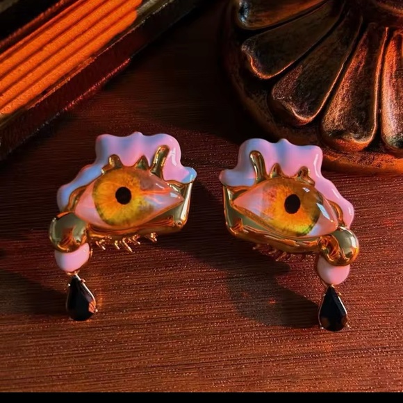 Schiaparelli Surrealist Inspired Earrings Eyes Gold Designer Look - Picture 8 of 9